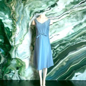 Lynn Lugo Women's Blue classic dress Size 2 elegant  formal dress Made in USA